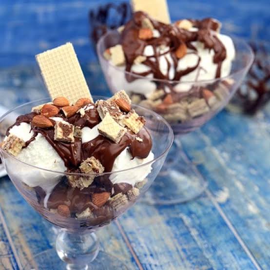 Dry Fruit Sundae